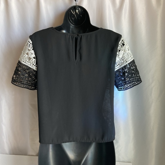 Jealous Tomato Stripped Crochet Cropped Top Size Small - Picture 5 of 11